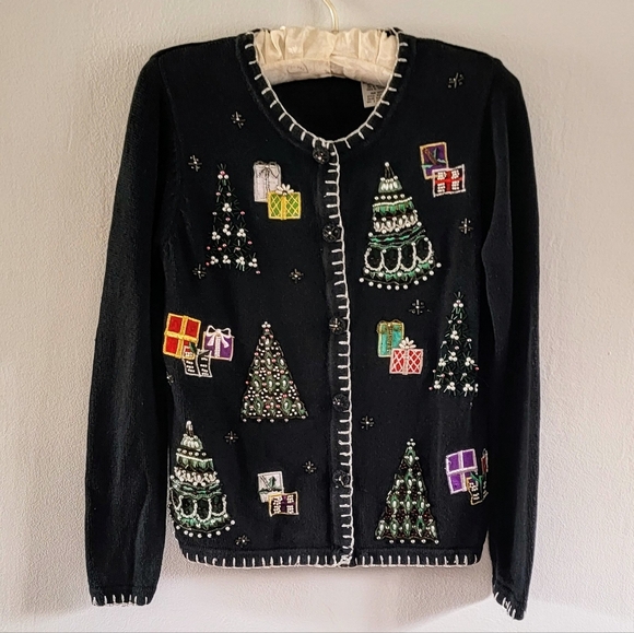 White Stag Sweaters - Vintage Christmas Holiday Cardigan Sweater Beaded Embroidered Festive White Stag